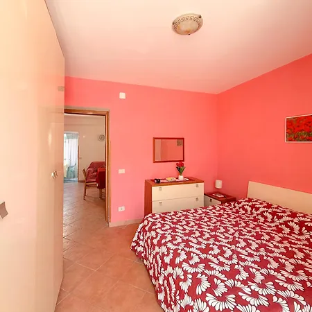 Les Petites Maisons Maison Rouge * Procida